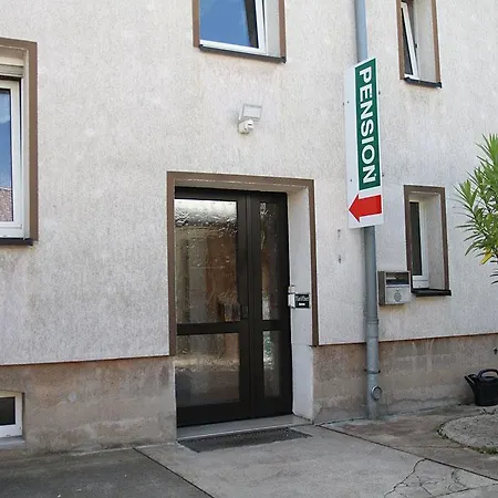 Am Wachberg 2*
